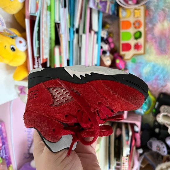 Toddler Jordan 5 retro university red black and white - Picture 2 of 4
